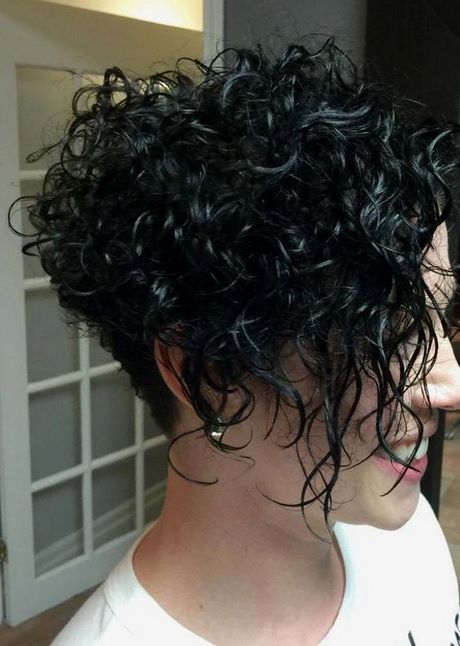 cortes-de-cabelo-curto-cacheados-feminino-2021-44_8 Cortes de cabelo curto cacheados feminino 2021