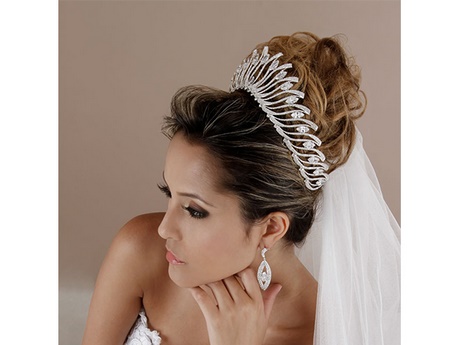 penteado-de-noiva-com-tiara-46_16 Penteado de noiva com tiara
