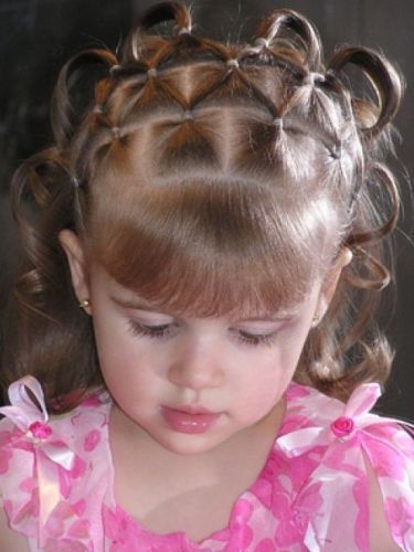 penteados-para-bebe-de-1-ano-cabelo-cacheado-curto-47 Penteados para bebe de 1 ano cabelo cacheado curto