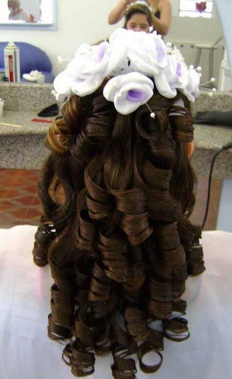 penteados-para-cabelos-cacheados-para-casamento-infantil-76_19 Penteados para cabelos cacheados para casamento infantil