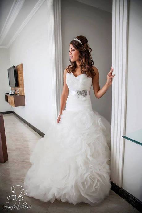 penteados-para-cada-tipo-de-vestido-de-noiva-12_14 Penteados para cada tipo de vestido de noiva