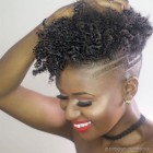 Corte de cabelo feminino afro