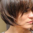Corte de cabelo moderno feminino curto
